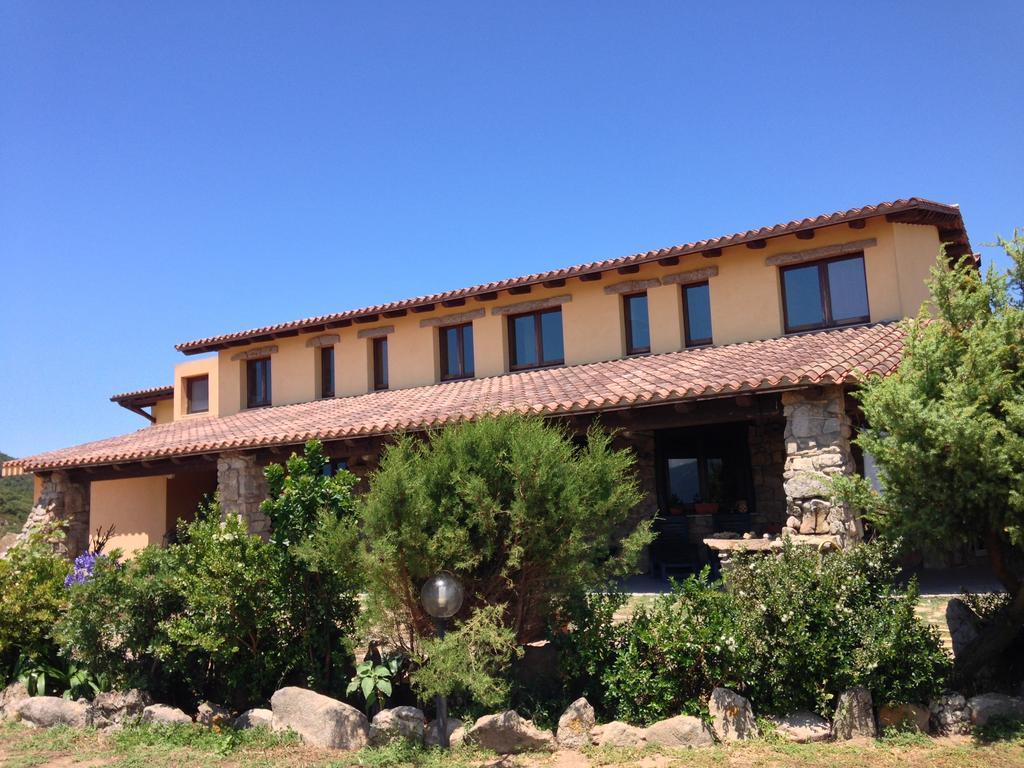 アルブス Agriturismo Rocca Su Moruヴィラ エクステリア 写真
