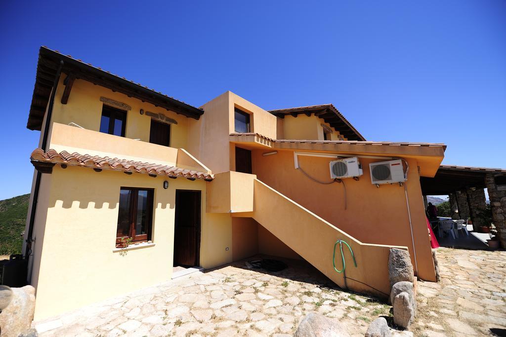 アルブス Agriturismo Rocca Su Moruヴィラ エクステリア 写真